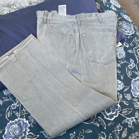 Up for sale are a pair of grey Levi’s jeans 501 W42 L 30 - Picture 3 of 3